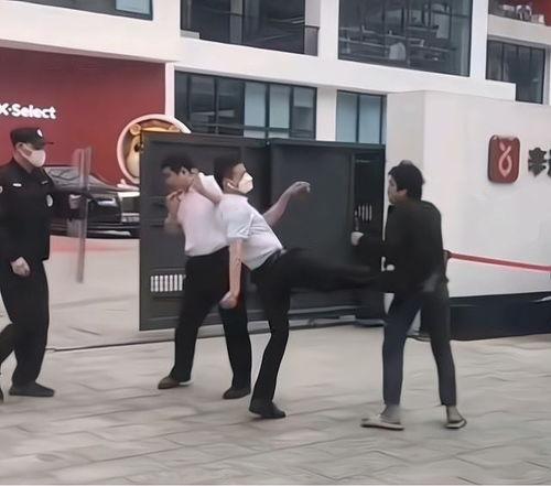 网红打架爆料视频,现场混乱，网友热议